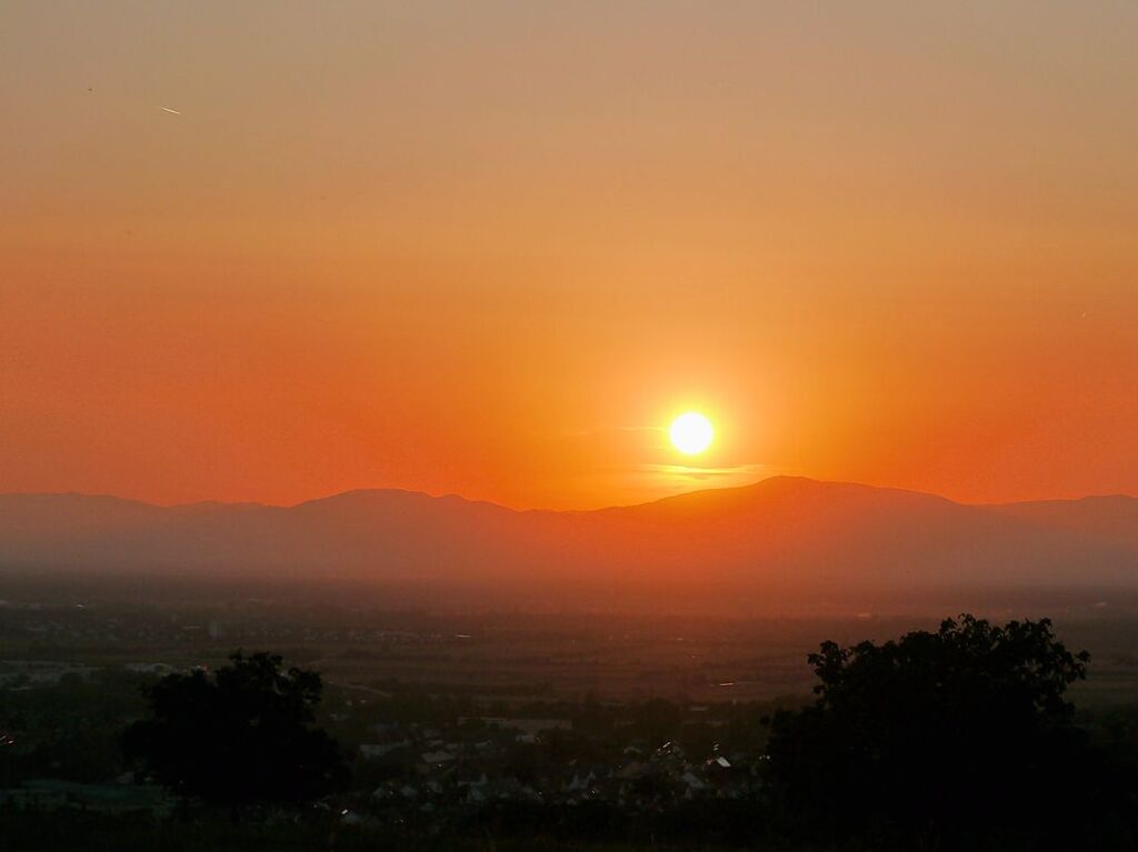 Sonnenuntergang von der Himmelswiese in Niederweiler aus gesehen.