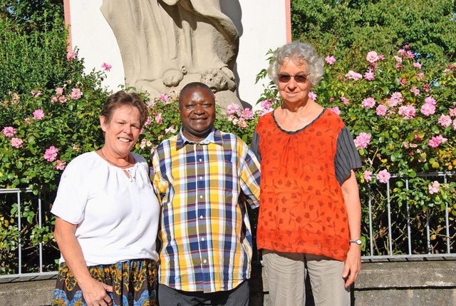 Claudia Jacobasch (von links), Pfarrer...t der Hilfsprojekte in Kasese, Uganda.  | Foto: Ralph Fautz