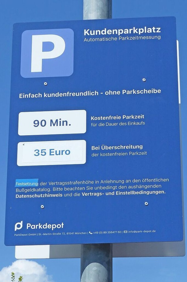 Auf Deutsch wird ein Strafgeld in Hhe...ber 55 Euro an Autofahrer verschickt.  | Foto: Dirk Sattelberger