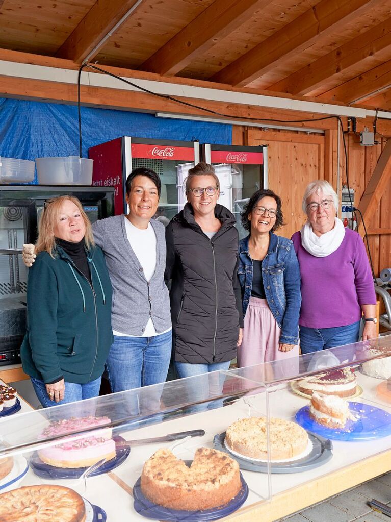 Eindrcke vom Wochenende, am Montag gibt es ab 15 Uhr den Seniorenmittag mit Kaffee und Kuchen, ab 18 Uhr spielen die Fidelen Breisgauer. Damit sich alle wohlfhlen, ist das halbe – oder eher ganze – Dorf auf den Beinen.