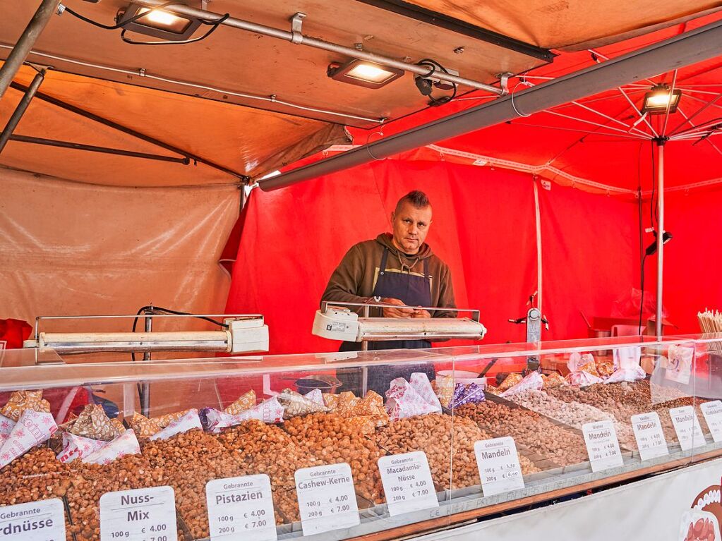 Eindrcke vom Wochenende, am Montag gibt es ab 15 Uhr den Seniorenmittag mit Kaffee und Kuchen, ab 18 Uhr spielen die Fidelen Breisgauer. Damit sich alle wohlfhlen, ist das halbe – oder eher ganze – Dorf auf den Beinen.