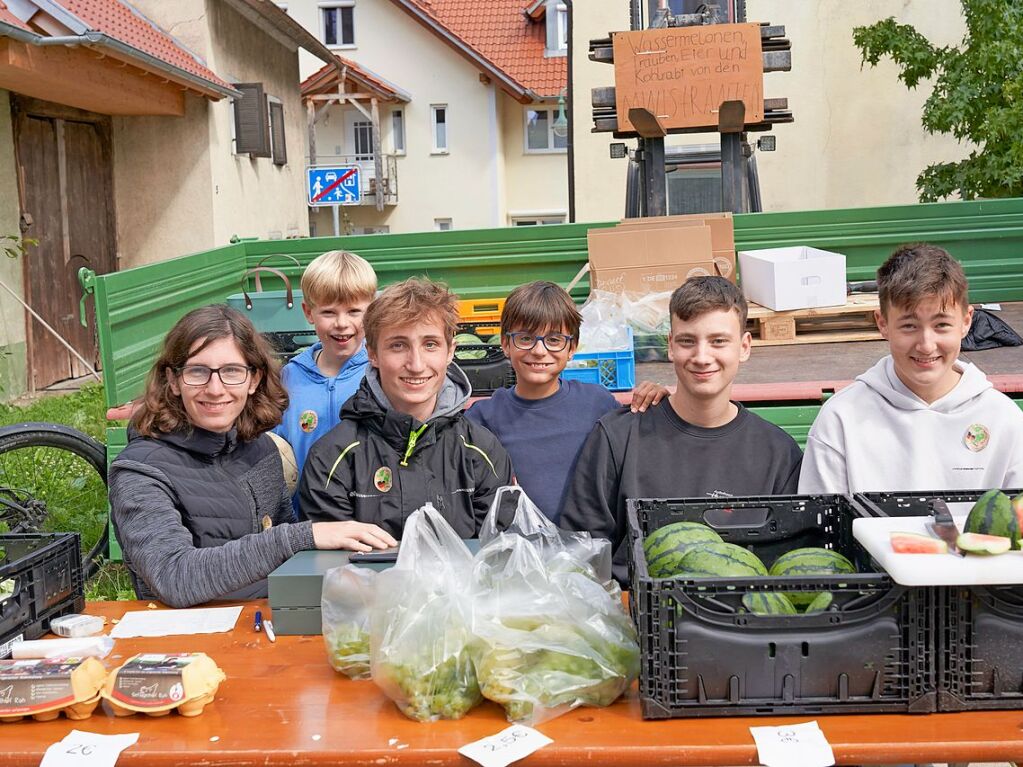 Eindrcke vom Wochenende, am Montag gibt es ab 15 Uhr den Seniorenmittag mit Kaffee und Kuchen, ab 18 Uhr spielen die Fidelen Breisgauer. Damit sich alle wohlfhlen, ist das halbe – oder eher ganze – Dorf auf den Beinen.