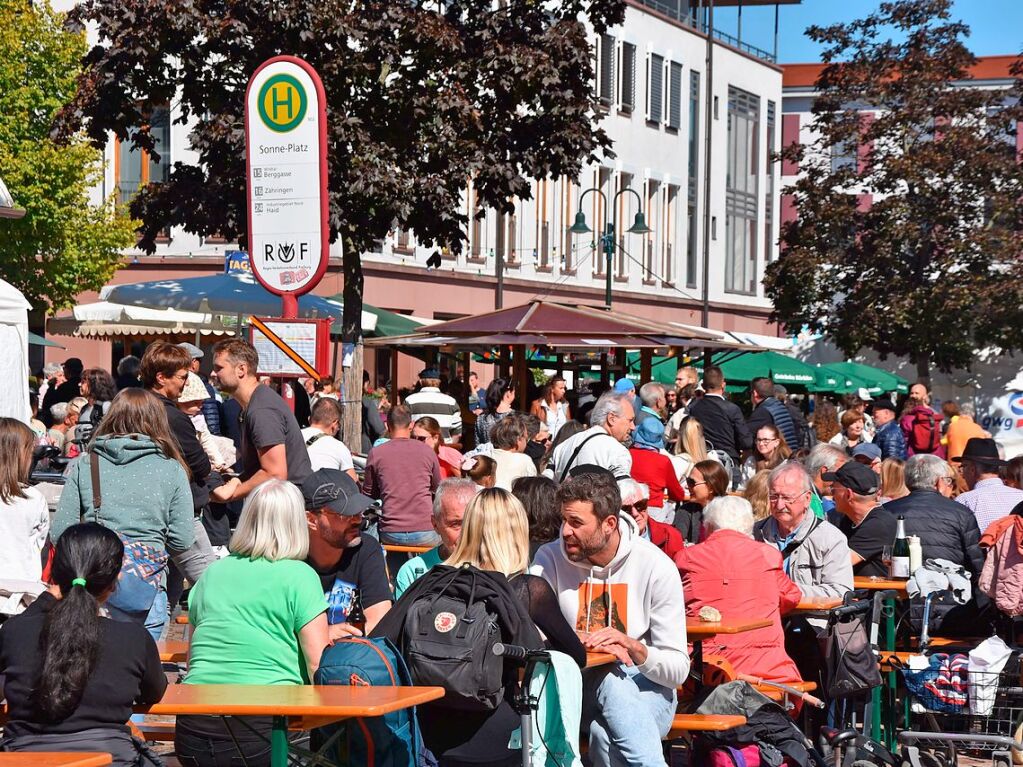 Vom Freitag bis Sonntag feierten die Gste den Gundelfinger Weinzauber in der Ortsmitte.