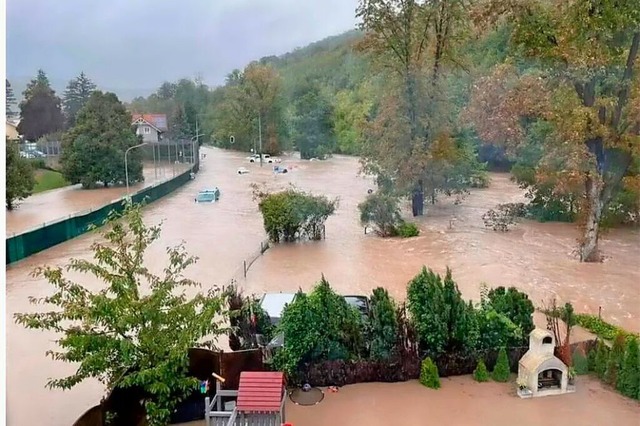 Groe Teile der Bad Sckinger Partners...ch werden von Wassermassen berflutet.  | Foto: Stadtgemeinde Purkersdorf