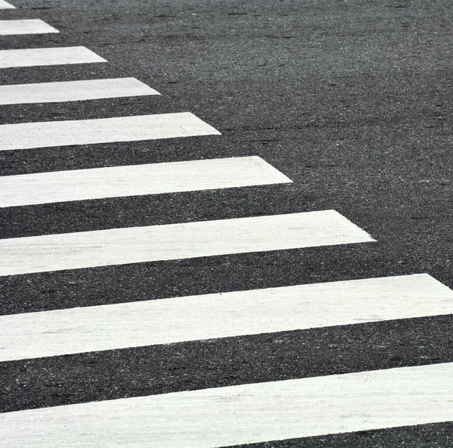 Statt eines Zebrastreifens knnte beim... Zukunft vielleicht eine Ampel kommen.  | Foto: Sema Srinouljan (Stock Adobe)