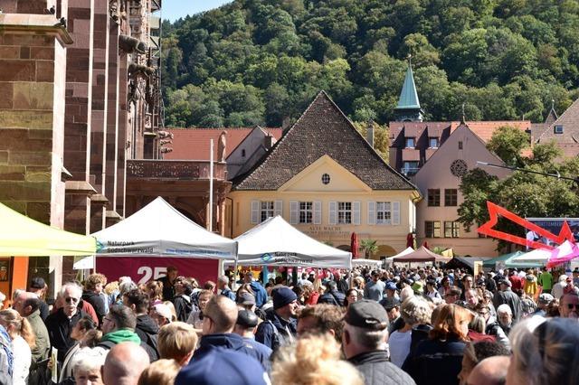 Alpakas auf dem Mnsterplatz: Tausende feiern das Biosphrenfest in Freiburg