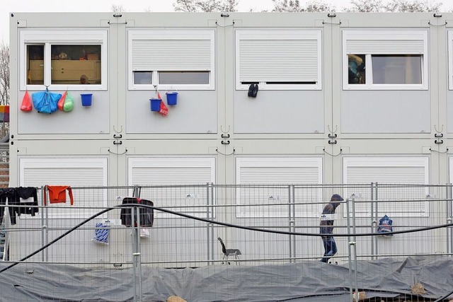 Das Landratsamt plant zwei Containergebude (Symbolbild).  | Foto: Bodo Marks