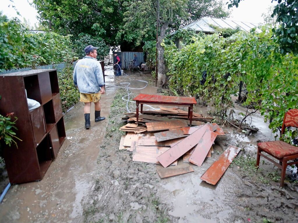 Rumnien, Galati:  In Rumnien bleibt die Hochwasserlage weiter angespannt.