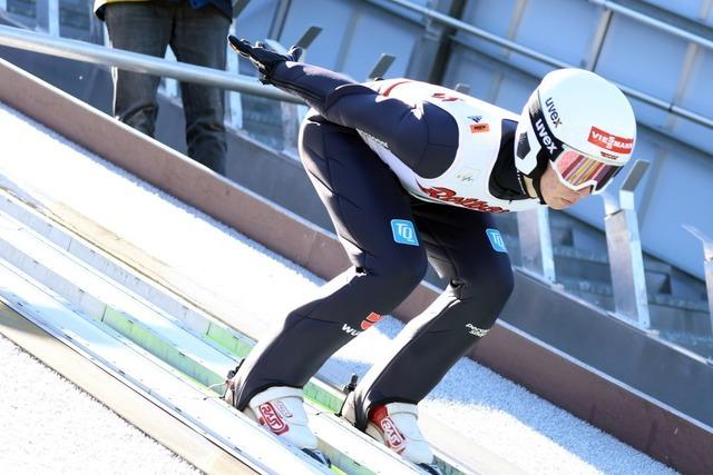 Deutsche Skispringerinnen beim Alpencup in Hinterzarten viermal auf dem Podest