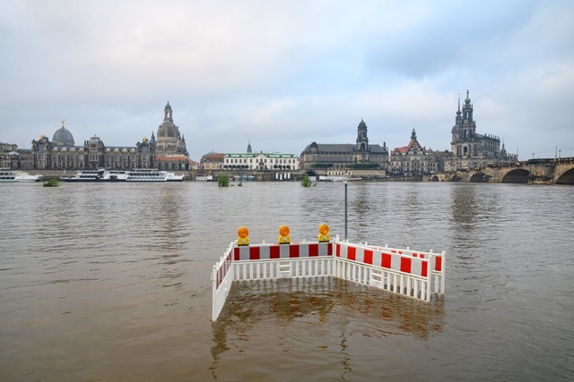 Der Pegel der Elbe bei Dresden steigt.<Bildquelle></Bildquelle>  | Foto: Robert Michael (dpa)