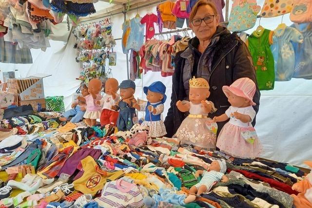 Hndler sind mit dem Herbstmarkt in St. Blasien zufrieden, obwohl es kalt und nass war