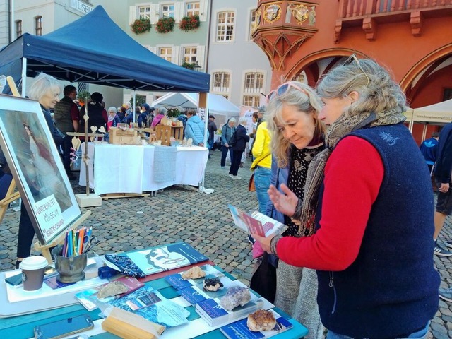 Der Informationsstand des  Vereins Win...phrenfest am Freiburger Mnster teil.  | Foto: Christiane Sahli