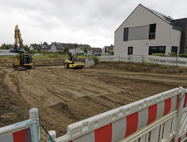 Die Erdarbeiten fr den Bau der neuen ...ser Strae in Endingen haben begonnen.  | Foto: Martin Wendel