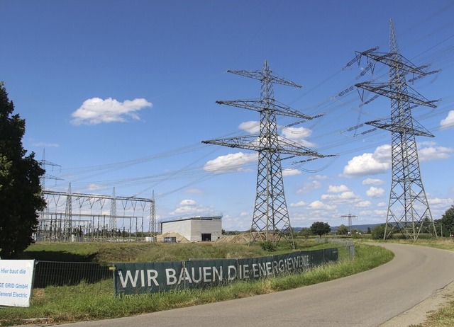 Eichstetten mit seinen Umspannwerken u...romversorgungsnetz Baden-Wrttembergs.  | Foto: Horst David