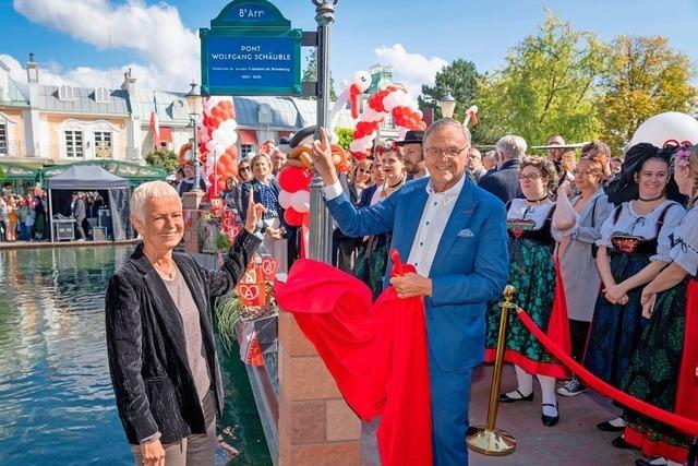 Brcke im Europa-Park in Rust wird nach Wolfgang Schuble benannt