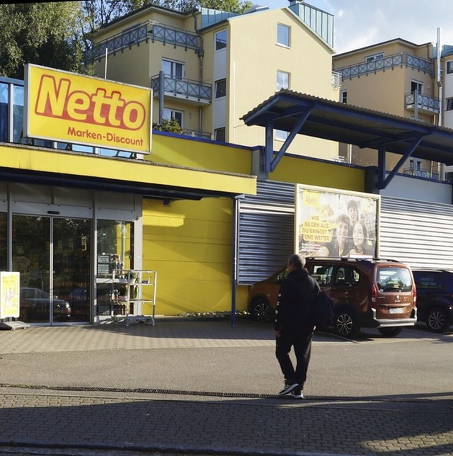 Die Netto-Markt-Filiale in Badenweiler, rechts ein Teil des Vordaches  | Foto: Silke Hartenstein