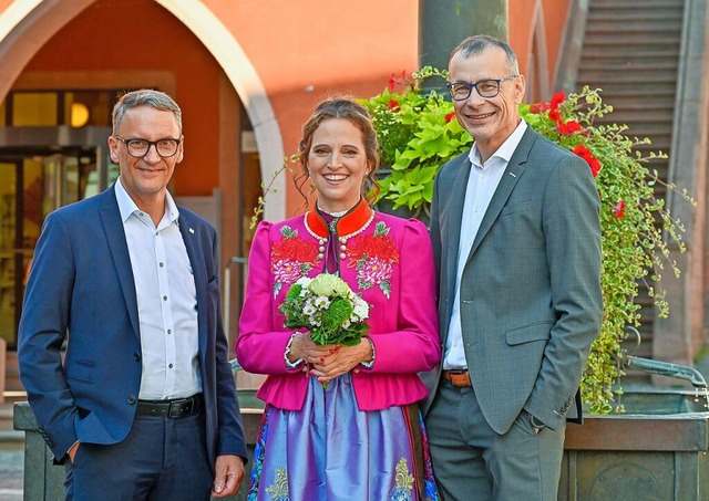 Die neue Chrysanthemenknigin Birgit I...alm, Vorstand des E-Werks Mittelbaden.  | Foto: Endrik Baublies