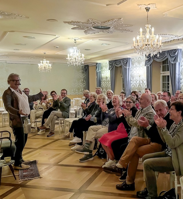 Elmar Langenbacher brachte die Gste zum Lachen und Nachdenken.  | Foto: Nadine Zenhusern