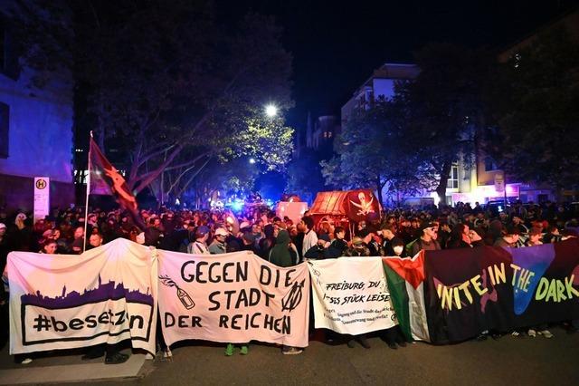 Nachttanzdemo in Freiburg-Sthlinger blockiert Eschholzstrae – Hunderte feiern und demonstrieren