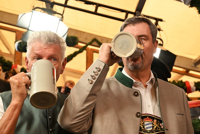 Start ins Oktoberfest.  | Foto: Peter Kneffel/dpa