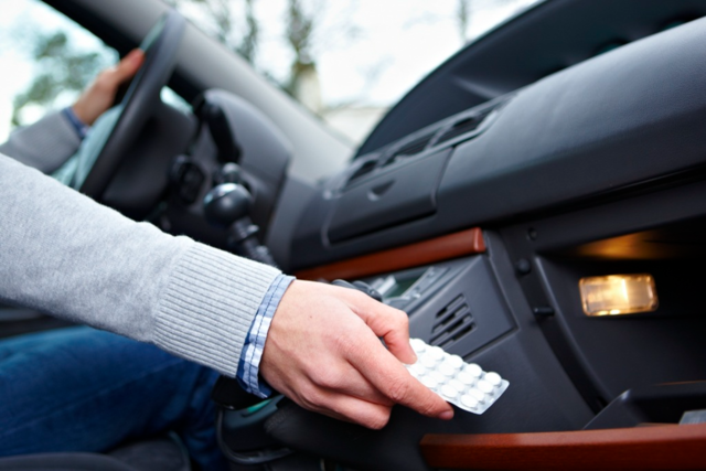 Nach der Arztbehandlung unerlaubt Auto fahren? Das kann bse enden