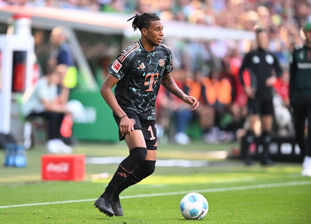 Michael Olise ist mit zwei Treffern un...l;berragende Bayern-Spieler in Bremen.  | Foto: Carmen Jaspersen/dpa