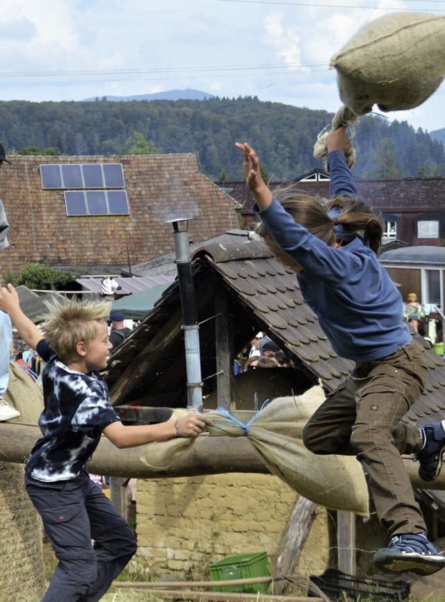 Riesenspa  beim Sackschlagen  | Foto: Edgar Steinfelder