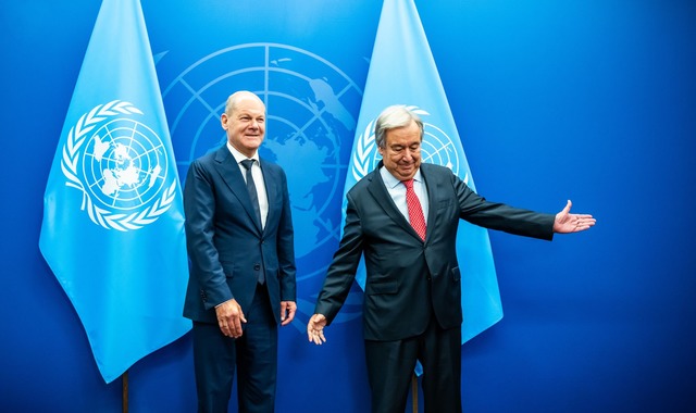 Scholz und Guterres sind beim UN-Zukunftsgipfel zwei der Hauptakteure.  | Foto: Michael Kappeler/dpa