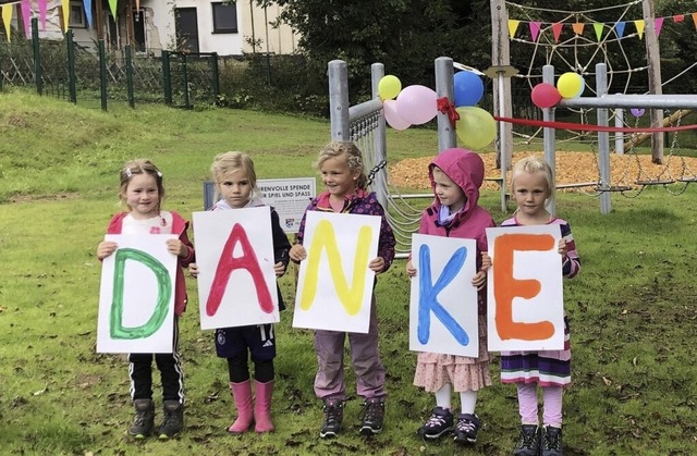 Die Kinder freuten sich sichtlich ber das tolle Geschenk.   | Foto: Jochen Kpper