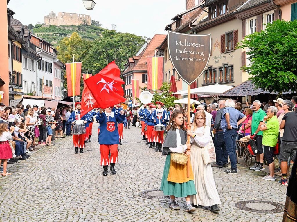 Die Staufener Stadtgeschichten erblhen im sptsommerlichen Licht: Das mittelalterliche Stdtchen wurde erneut perfekt in Szene gesetzt. Bunte, aufwndige Kostme, feierliche Musik und kulinarische Vielfalt standen an der Tagesordnung.