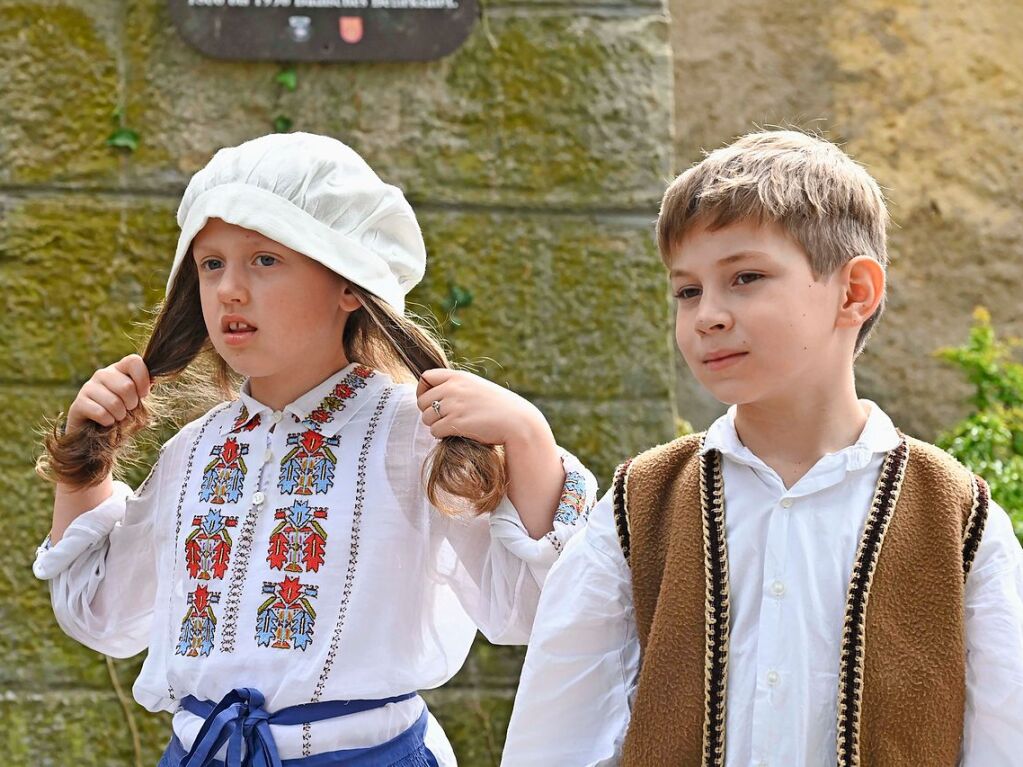 Die Staufener Stadtgeschichten erblhen im sptsommerlichen Licht: Das mittelalterliche Stdtchen wurde erneut perfekt in Szene gesetzt. Bunte, aufwndige Kostme, feierliche Musik und kulinarische Vielfalt standen an der Tagesordnung.