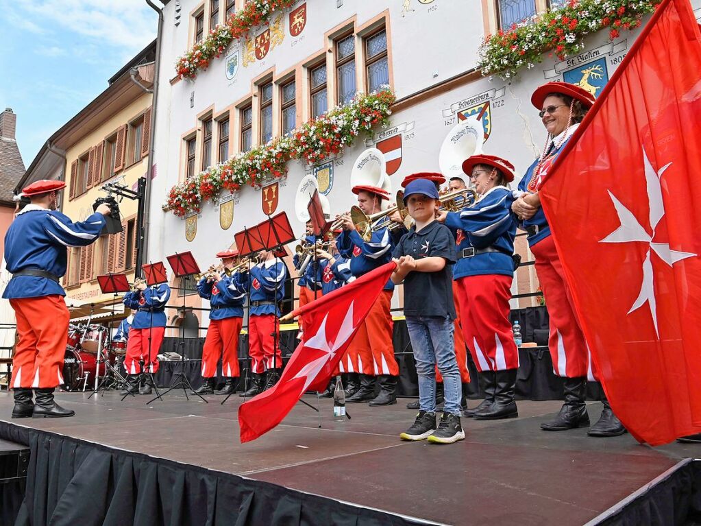 Die Staufener Stadtgeschichten erblhen im sptsommerlichen Licht: Das mittelalterliche Stdtchen wurde erneut perfekt in Szene gesetzt. Bunte, aufwndige Kostme, feierliche Musik und kulinarische Vielfalt standen an der Tagesordnung.