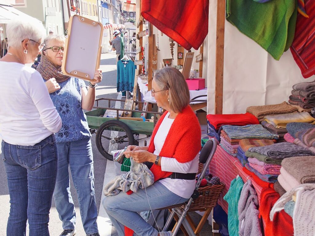 37 Aussteller beteiligten sich am Kunsthandwerkermarkt in der Kenzingen Innenstadt.