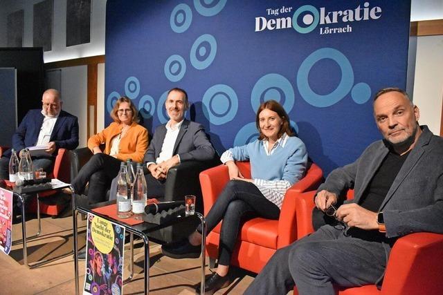 Podiumsdiskussion in Lrrach befasst sich mit der Widerstandsfhigkeit der Demokratie