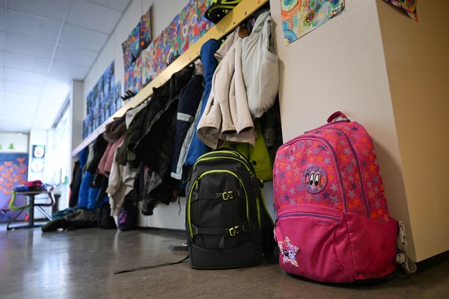 Ab 2026 haben Erstkl&auml;ssler erstma...etreuung an Grundschulen. (Symbolbild)  | Foto: Bernd Wei&szlig;brod/dpa