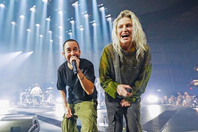 Mike Shinoda (l) und Emily Armstrong von Linkin Park  | Foto: Jordan Strauss (dpa)