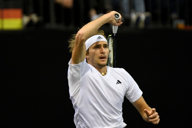 Alexander Zverev l&auml;sst seinen Start beim Davis Cup noch offen.  | Foto: Harald Tittel/dpa