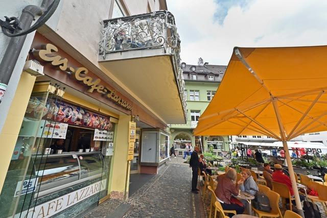 Eiscaf Lazzarin und die Eden Galerie drfen lnger am Freiburger Mnsterplatz bleiben