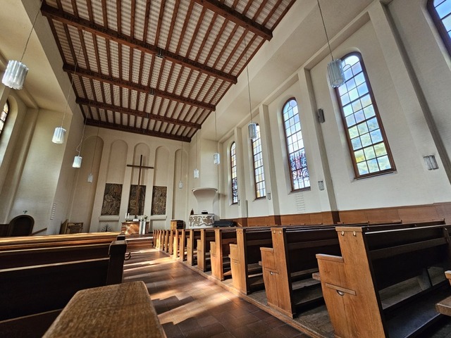 Im Winter dauert es 20 Stunden, bis die Christuskirche aufgeheizt ist.  | Foto: Erika Bader