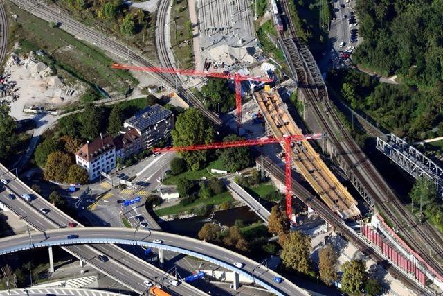 Wie in Basel eine neue Eisenbahnbrcke fr die Rheintalbahn entsteht