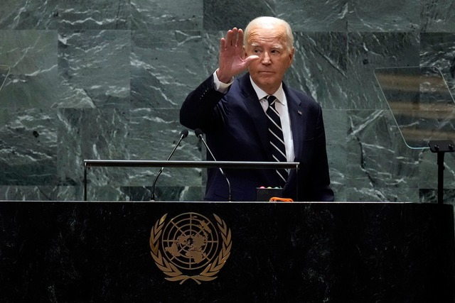 "Es gibt Dinge, die wichtiger sind, al...-Pr&auml;sident Joe Biden in New York.  | Foto: Richard Drew/AP