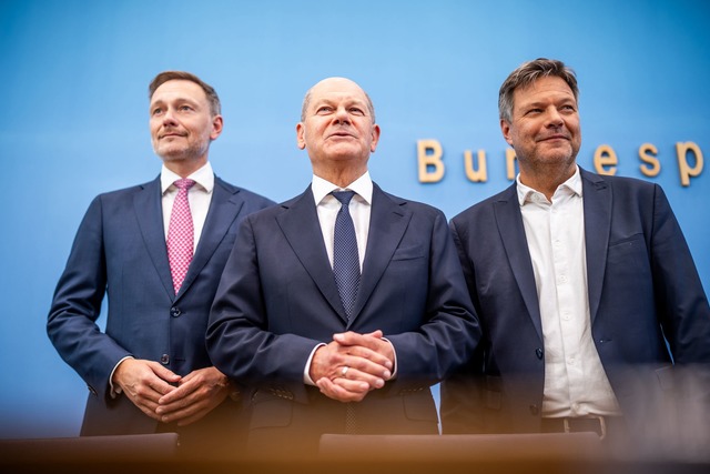 Wollen nochmal anpacken: Lindner, Scholz, Habeck. (Archivbild)  | Foto: Michael Kappeler/dpa