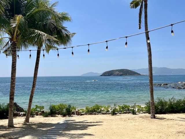 Vor diesem Strand in Nha Trang werden ...n gepflanzt. <Bildquelle></Bildquelle>  | Foto: Carola Frentzen (dpa)