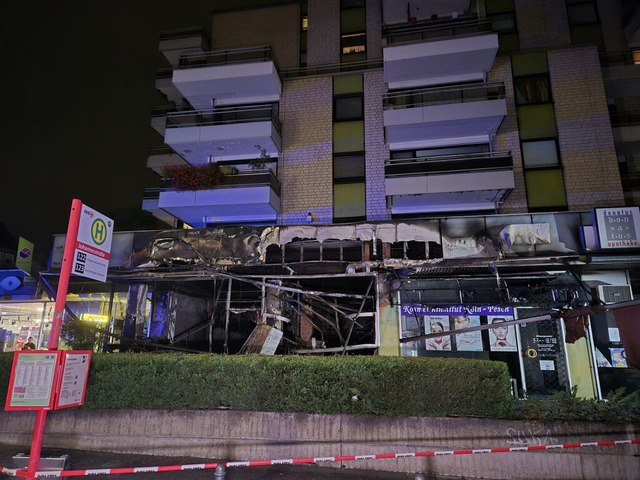 Ein Bild der Verwstung ist die zerst... ausgebrannt.<Bildquelle></Bildquelle>  | Foto: Sascha Thelen (dpa)