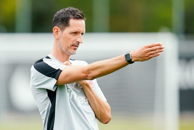 Eintracht Frankfurts Trainer Dino Topp...inen guten Start in die Europa League.  | Foto: Uwe Anspach/dpa