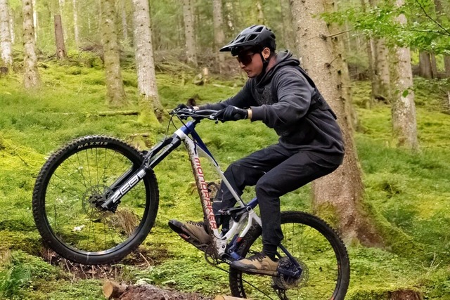 Auf der Variante fr die gebten Fahre... Sprnge mit dem Mountainbike mglich.  | Foto: Wolfgang Scheu