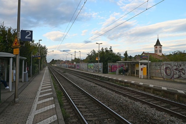 Auch der Bahnhaltepunkt in Norsingen s...es Ausbaus der Rheintalbahn verndern.  | Foto: Reinhold John