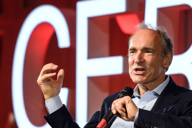 Tim Berners-Lee legte den Grundstein f... die Internet-Revolution. (Archivbild)  | Foto: Fabrice Coffrini/AFP POOL/Keystone/dpa