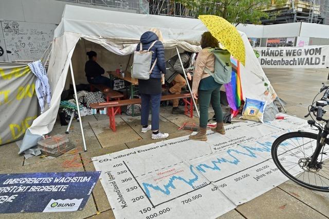 Waldschtzer protestieren bis Montag in der Freiburger Innenstadt mit Camp gegen Rodung