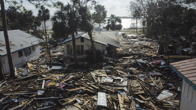 Die Zerstrung des Faraway Inn Cottage...ene zu sehen.<Bildquelle></Bildquelle>  | Foto: Stephen Smith (dpa)